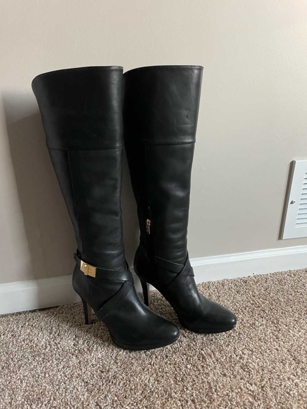 Marc Fisher Size 6 Black Knee-High Leather Stiletto Boots